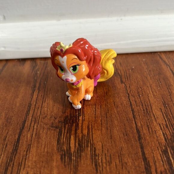 Disney Palace Pets 1.5” Orange Pink Dog Teacup Toy Figure Crown Yellow - Picture 4 of 7